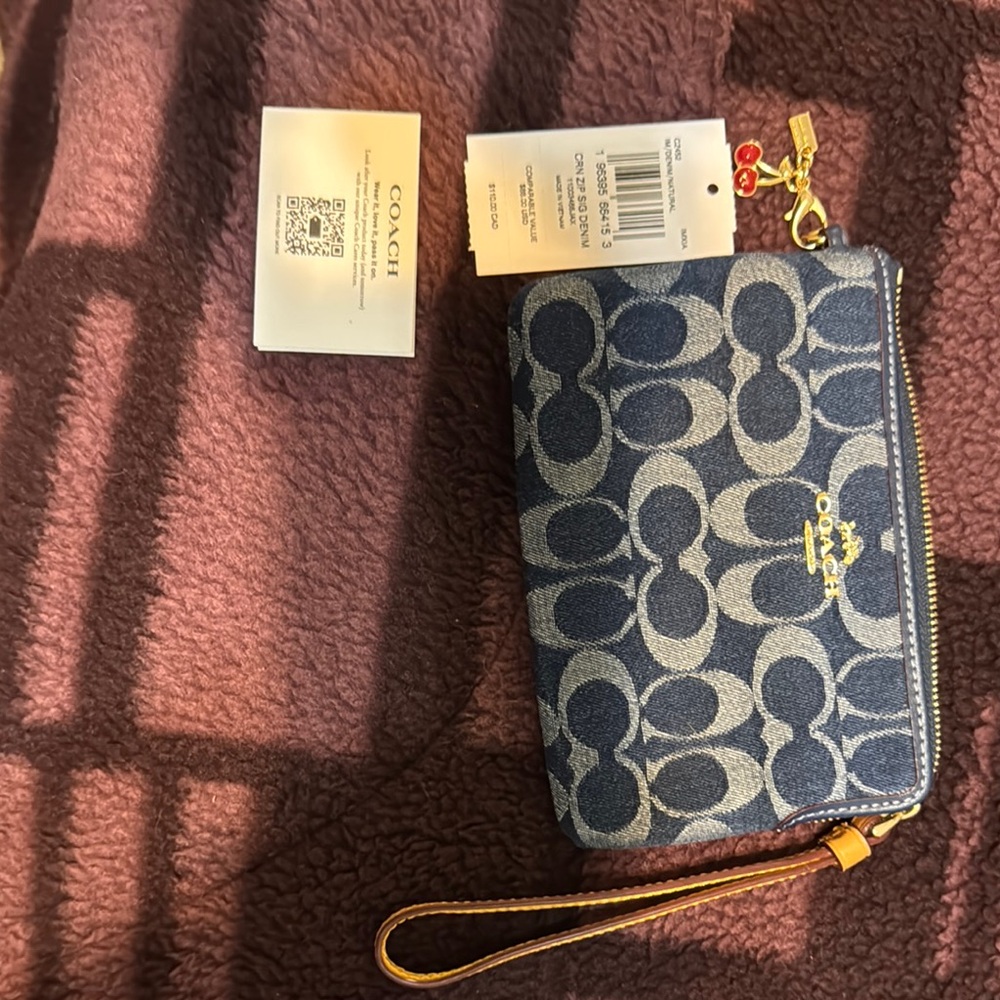 Coach Navy and Beige Signature Wristlet